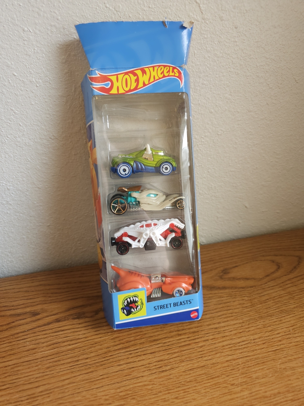 4/$10 Mattel Hot Wheels Street Beasts 4-Pack - Green, Cream, White, Orange